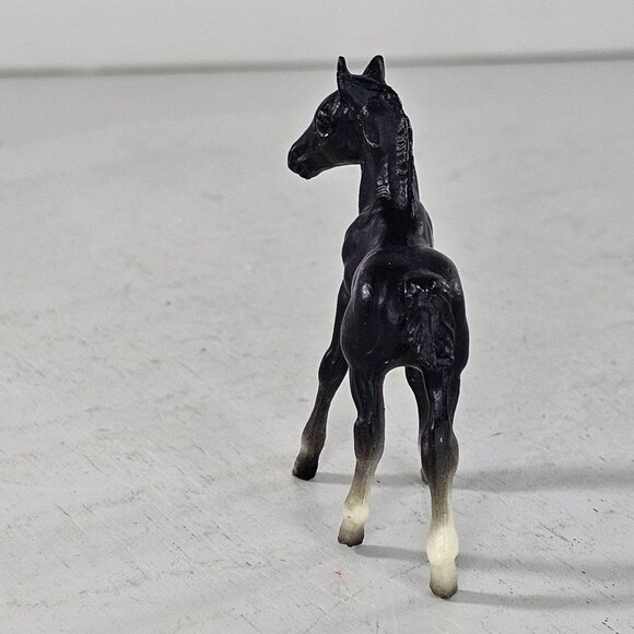 Breyer Stablemate Thoroughbred Standing Foal Baby Horse Black #5701 G1 - Picture 6 of 10